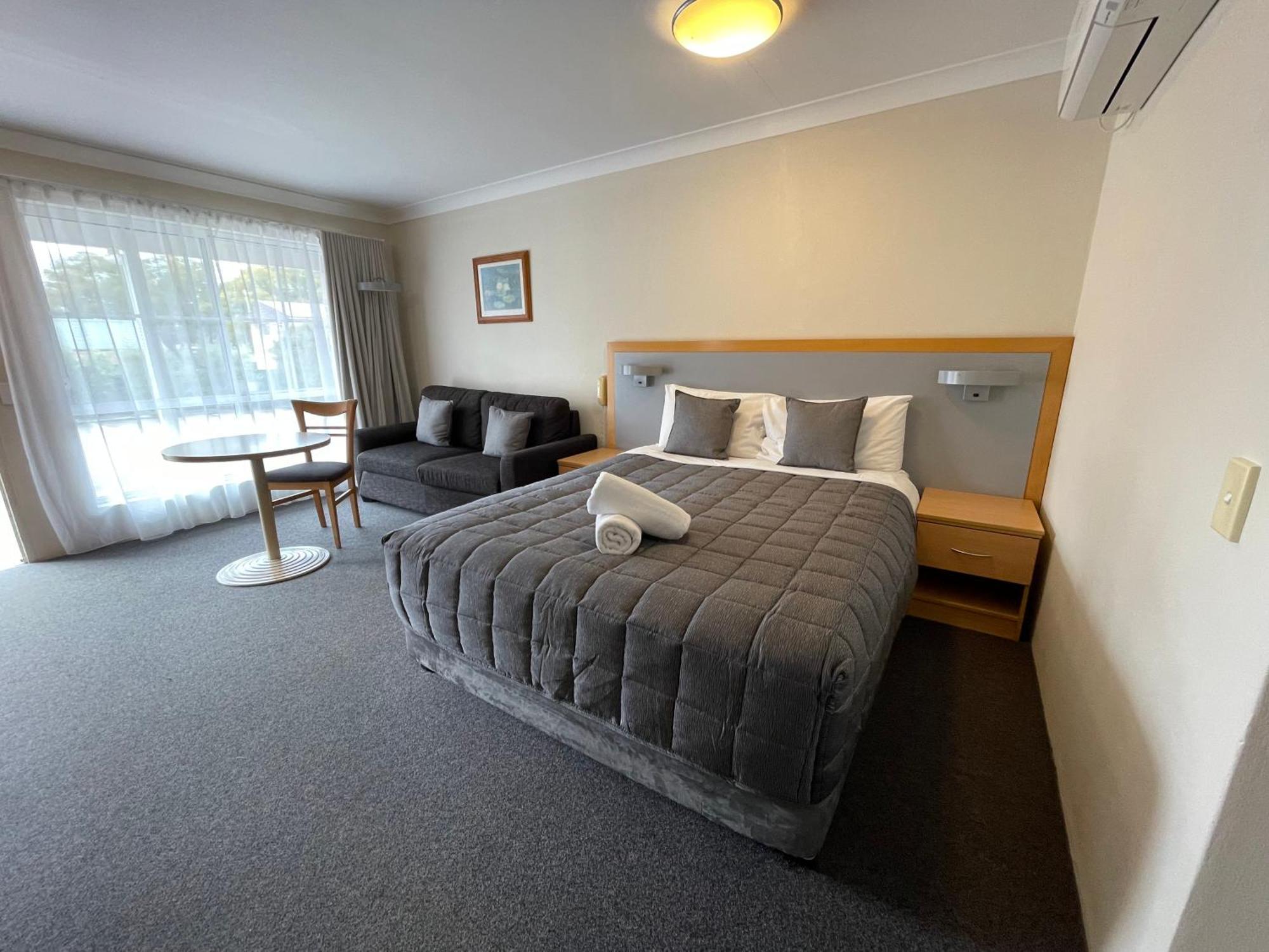 George Bass Motor Inn Nowra Exterior photo
